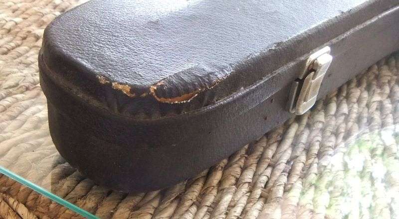 AWESOME FIND !! A STUNNING OLD VIOLIN WITH BOW AND RESIN IN ORIGINAL BOX !! IN WORKING ORDER !!