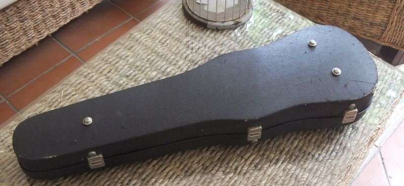 AWESOME FIND !! A STUNNING OLD VIOLIN WITH BOW AND RESIN IN ORIGINAL BOX !! IN WORKING ORDER !!