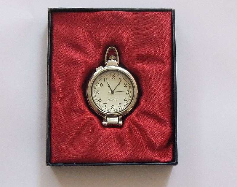 WOW !! A VERY COOL MILITARY LOOK QUARTZ POCKET WATCH !! GOOD AS NEW !! WORKING 100%
