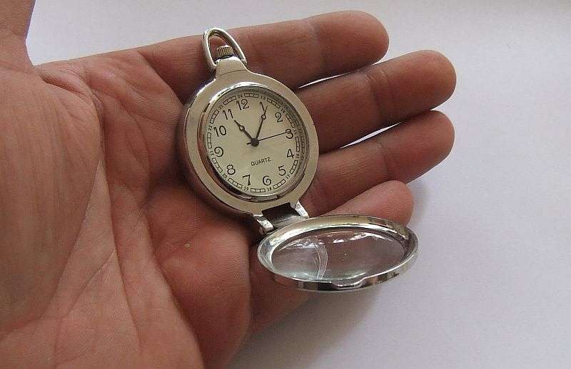 WOW !! A VERY COOL MILITARY LOOK QUARTZ POCKET WATCH !! GOOD AS NEW !! WORKING 100%