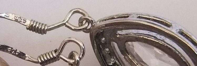 STUNNER !! AN EYE CATCHING PAIR OF STERLING SILVER EARRINGS WITH BEAUTIFULLY FACETED STONES !! WOW !