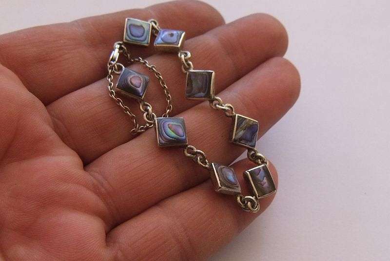 AN ABSOLUTELY STUNNING VINTAGE STERLING SILVER DESIGNER BRACELET SET WITH ABALONE !! WOW WOW !!