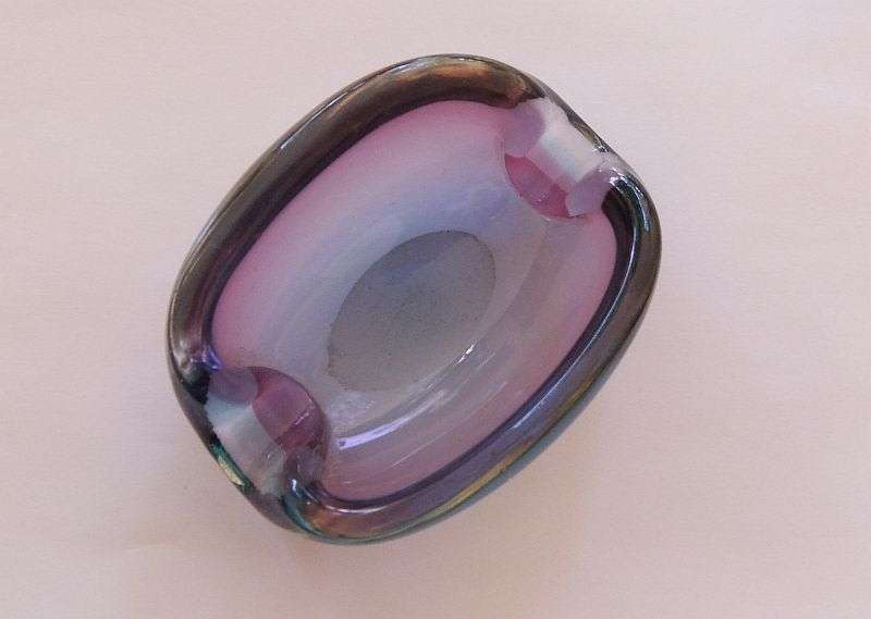 WOW !! A FABULOUS VINTAGE 1950`S GENUINE MURANO SOLID BLOWN GLASS ASHTRAY IN GREAT CONDITION !!