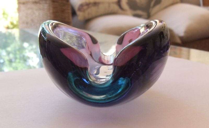WOW !! A FABULOUS VINTAGE 1950`S GENUINE MURANO SOLID BLOWN GLASS ASHTRAY IN GREAT CONDITION !!