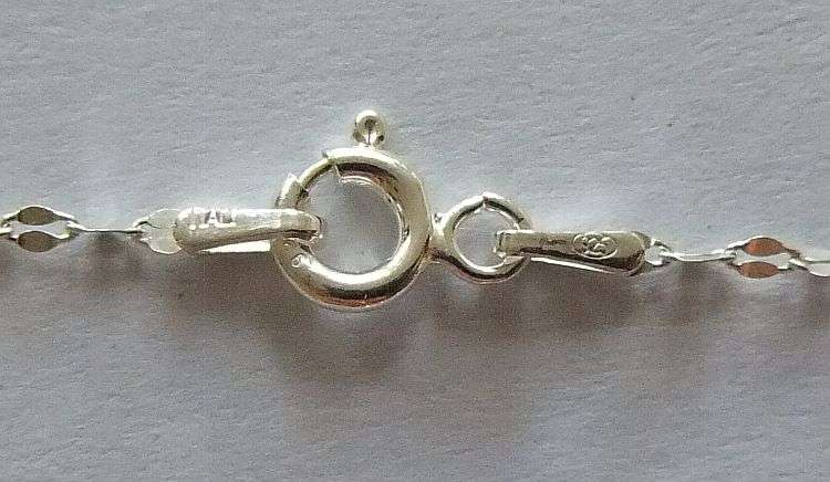 WOW !! A FASCINATING "KITE" SHAPED STERLING SILVER PENDANT & A STERLING SILVER NECKLACE !!