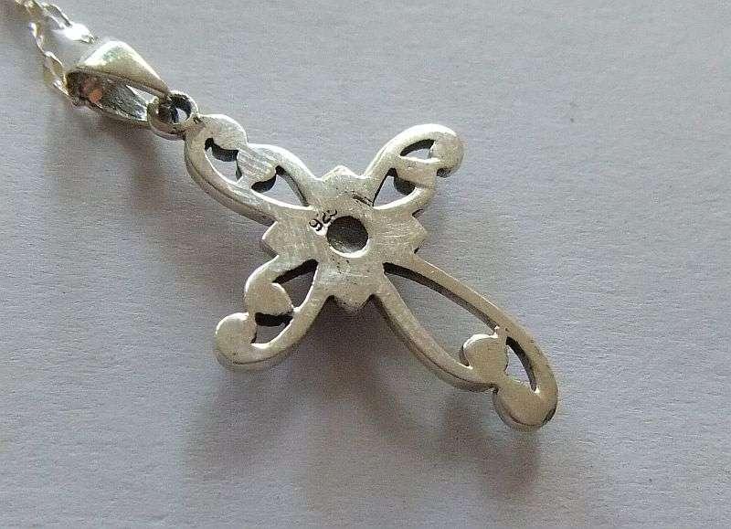 A COOL STERLING SILVER CROSS PENDANT WITH ONYX LOOK INSET & STERLING SILVER NECKLACE !! STUNNING !!