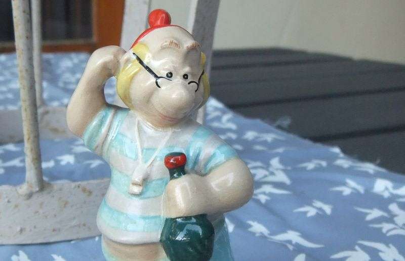 AN ORIGINAL RARE VALUABLE OLD DWARF FIGURE FROM SNOW WHITE BY DISNEY MADE BY BESWICK OF ENGLAND !!