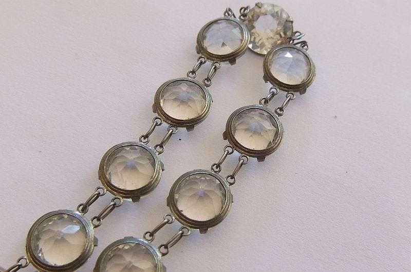 WOW !! STUNNING FIND !! A VINTAGE STERLING SILVER AND UNKNOWN HEAVY FACETED STONE NECKLACE !!