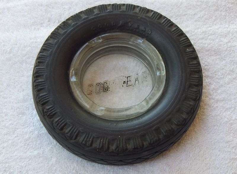 TOO COOL !! A VINTAGE GOODYEAR TYRE ASHTRAY