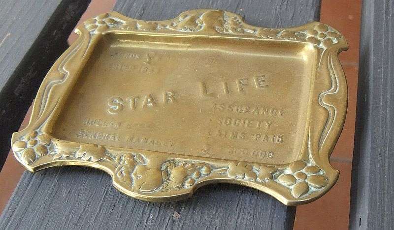 AN ANTIQUE SOLID BRASS CHANGE DISH MADE FOR " STAR LIFE " INSURANCE SOCIETY