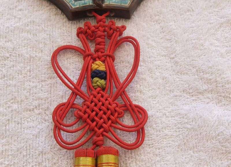 SO COOL !! A VINTAGE DETAILED SIGNED / STAMPED  CHINESE FOO DOG WALL HANGING ... WHAT A FIND !!