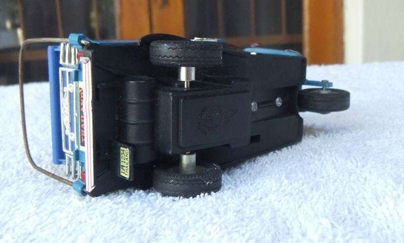 SO COOL !! A VINTAGE DIE CAST METAL  / TIN AND PLASTIC TOURIST RICKSHAW VEHICLE