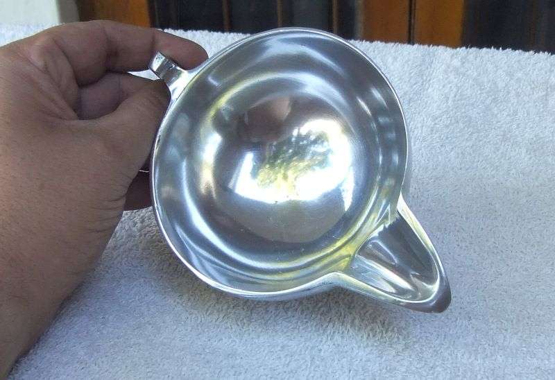 CARROL BOYES STYLE GRAVY BOAT WITH LID MARKED DANISCO