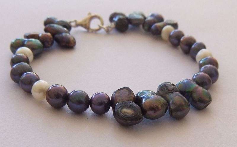 WOW !! A BEAUTIFUL GENUINE PEARL BRACELET WITH STERLING SILVER CLASP !! A MUST SEE !!