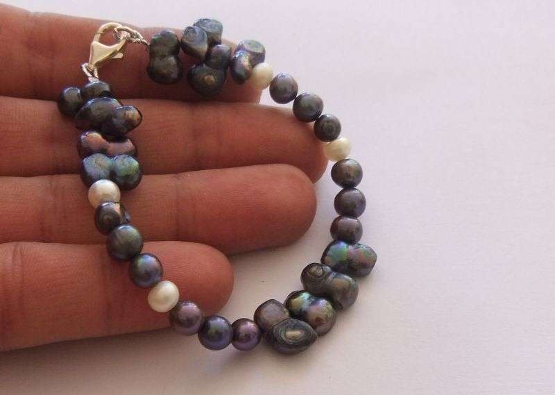 WOW !! A BEAUTIFUL GENUINE PEARL BRACELET WITH STERLING SILVER CLASP !! A MUST SEE !!