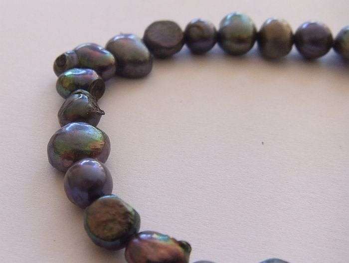 GREAT FIND !! A BEAUTIFUL GENUINE PEARL BRACELET WITH STERLING SILVER CLASP...WOW !!