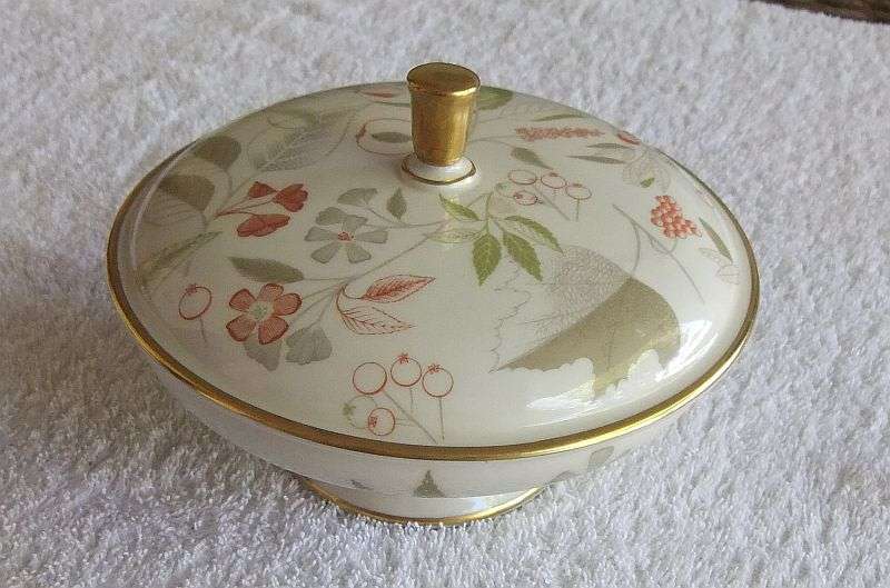 A TOP QUALITY VINTAGE GERMAN PORCELAIN LIDDED BOWL BY "" THOMAS "" BAVARIA !! GOOD VALUE !!