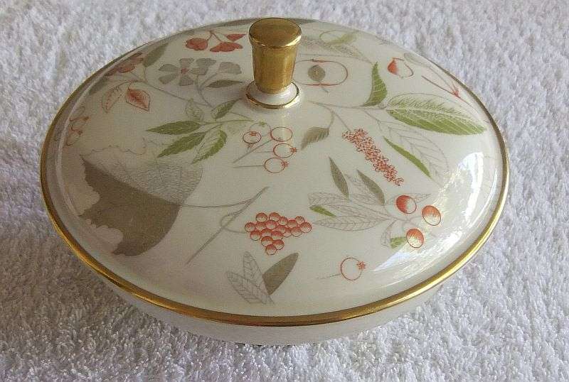 A TOP QUALITY VINTAGE GERMAN PORCELAIN LIDDED BOWL BY "" THOMAS "" BAVARIA !! GOOD VALUE !!