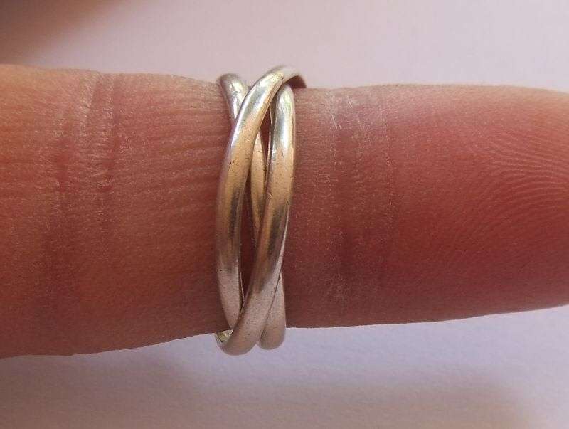 A LOVELY VINTAGE LOOK SOLID STERLING SILVER "RUSSIAN" WEDDING BAND !! COOL PLAYFUL PIECE ...