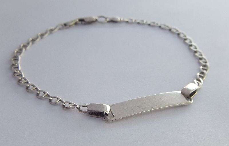 A GOOD QUALITY SOLID STERLING SILVER IDENTITY / SWEETHEART BRACELET IN GREAT CONDITION !! WOW !!