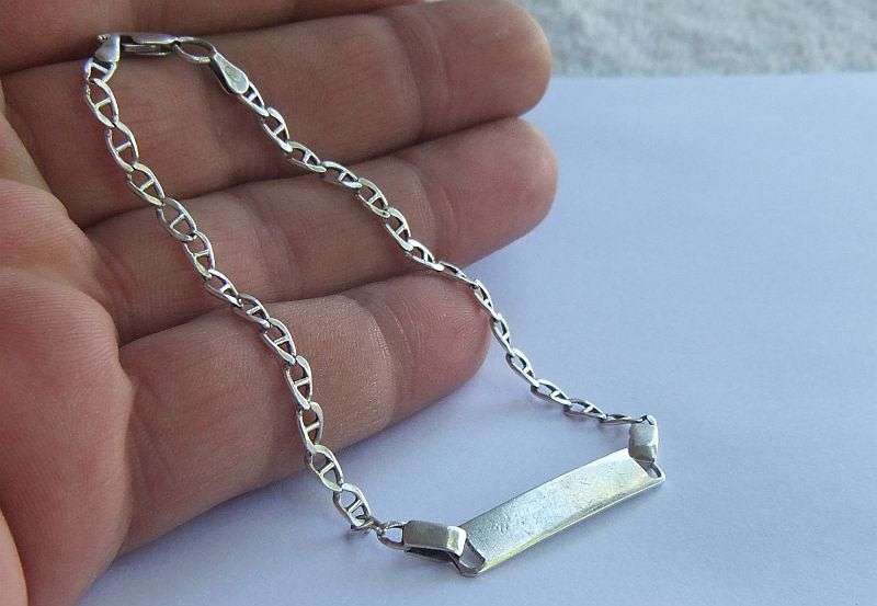 A GOOD QUALITY SOLID STERLING SILVER IDENTITY / SWEETHEART BRACELET IN GREAT CONDITION !! WOW !!