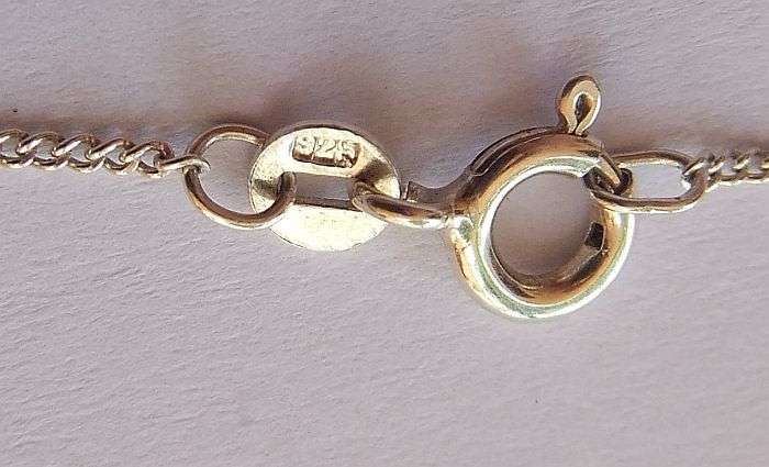 AN ELEGANT AND DAINTY STERLING SILVER HEART PENDANT WITH FAUX PEARL PLUS STERLING SILVER NECKLACE !!