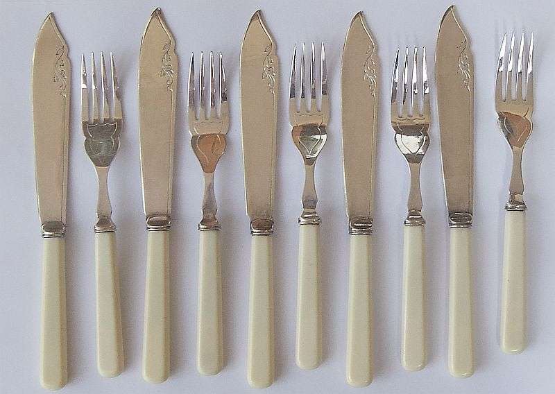 WOW !! TOP QUALITY 5 SETS OF SILVER PLATE KNIVES AND FORKS BY RYALS OF SHEFFIELD !! GREAT CONDITION