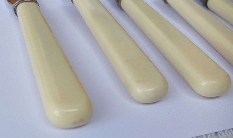 WOW !! TOP QUALITY 5 SETS OF SILVER PLATE KNIVES AND FORKS BY RYALS OF SHEFFIELD !! GREAT CONDITION