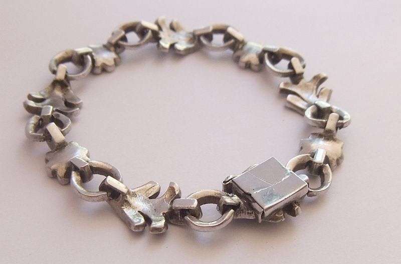 A BEAUTIFUL VINTAGE SOLID STERLING SILVER BRACELET SET WITH MARCASITE ...CLASSIC PIECE !! WOW !!