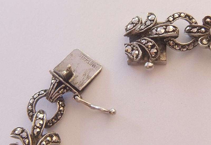 A BEAUTIFUL VINTAGE SOLID STERLING SILVER BRACELET SET WITH MARCASITE ...CLASSIC PIECE !! WOW !!