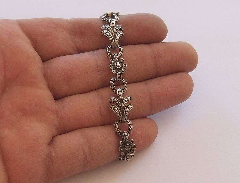 A BEAUTIFUL VINTAGE SOLID STERLING SILVER BRACELET SET WITH MARCASITE ...CLASSIC PIECE !! WOW !!