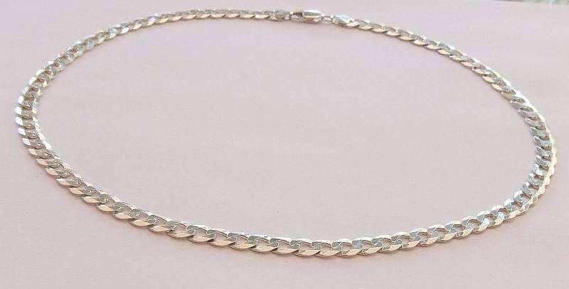 A TOP QUALITY SOLID STERLING SILVER NECKLACE IN AMAZING CONDITION - AS NEW - GOOD WEIGHT !! WOW !!