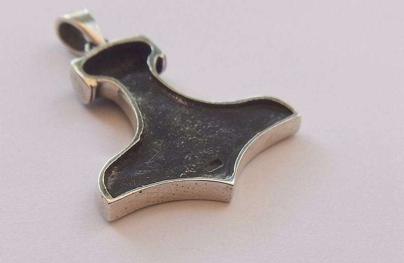 WOW !! AN EYE CATCHING CELTIC INSPIRED SOLID STERLING SILVER PENDANT !! AMAZING QUALITY !!