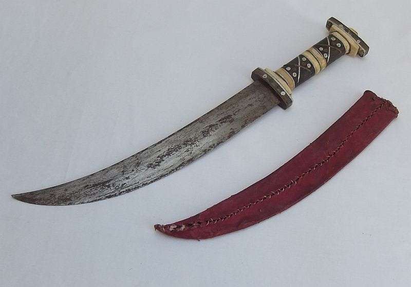 TREASURE !! A RARE ANTIQUE KENYAN MASAI MARA DAGGER WITH SHEATH .. INLAYED WITH GENUINE BONE !!