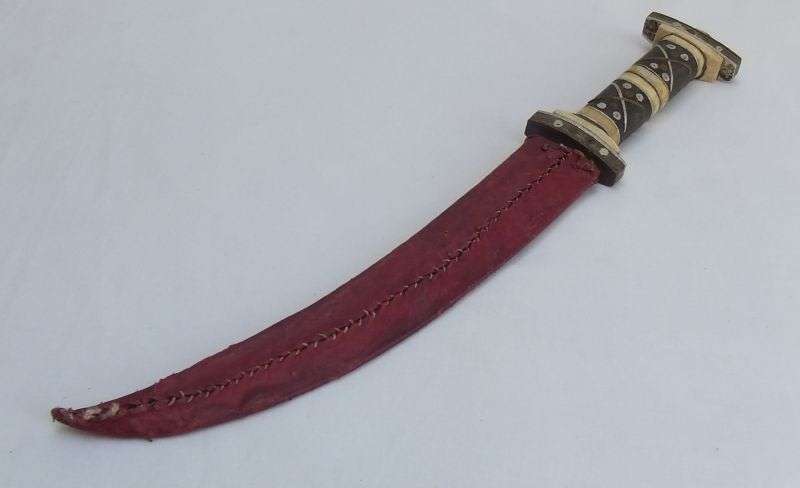 TREASURE !! A RARE ANTIQUE KENYAN MASAI MARA DAGGER WITH SHEATH .. INLAYED WITH GENUINE BONE !!