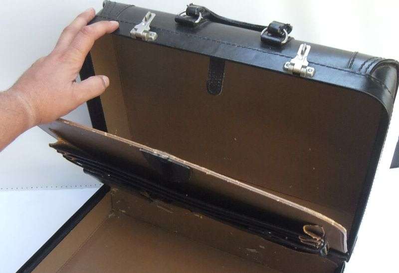 A VERY USEFUL VINTAGE GENUINE LEATHER DOCTORS BRIEFCASE WITH " HIDDEN " COMPARTMENT ...SO COOL !!