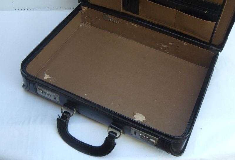 A VERY USEFUL VINTAGE GENUINE LEATHER DOCTORS BRIEFCASE WITH " HIDDEN " COMPARTMENT ...SO COOL !!