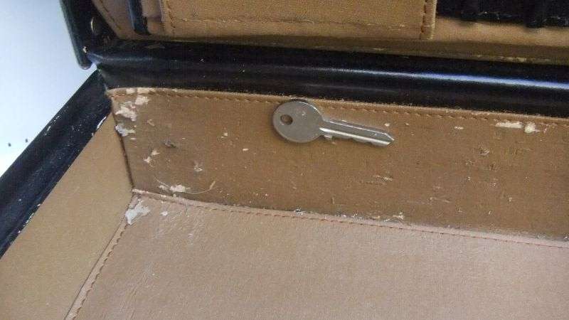 A VERY USEFUL VINTAGE GENUINE LEATHER DOCTORS BRIEFCASE WITH " HIDDEN " COMPARTMENT ...SO COOL !!