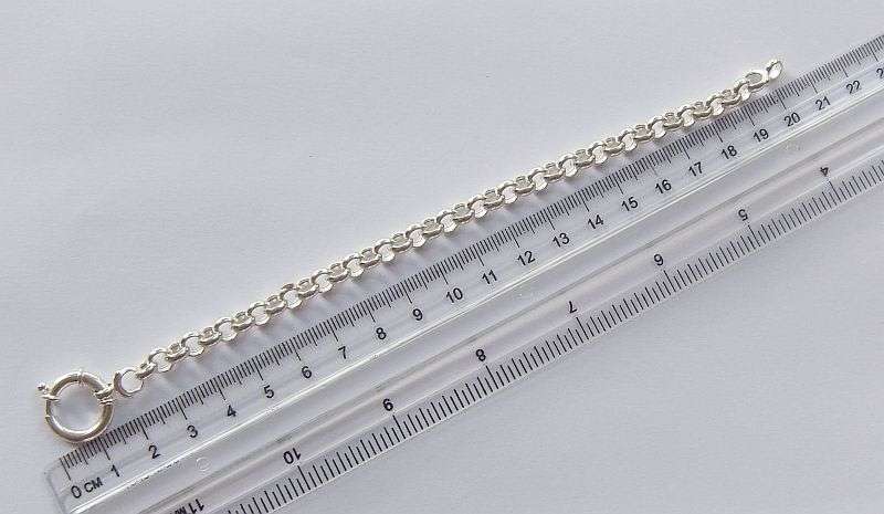 WOW !! A STYLISH ROUND LINK STERLING SILVER BRACELET WITH LARGE CLASP IN EXCELLENT CONDITION !!