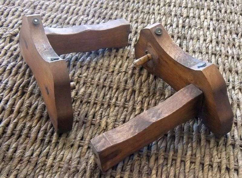 A TOTALLY COOL VINTAGE WOODEN WINE VAT WITH BRASS TAP !! CONVERSATION STARTER !! ORNAMENTAL