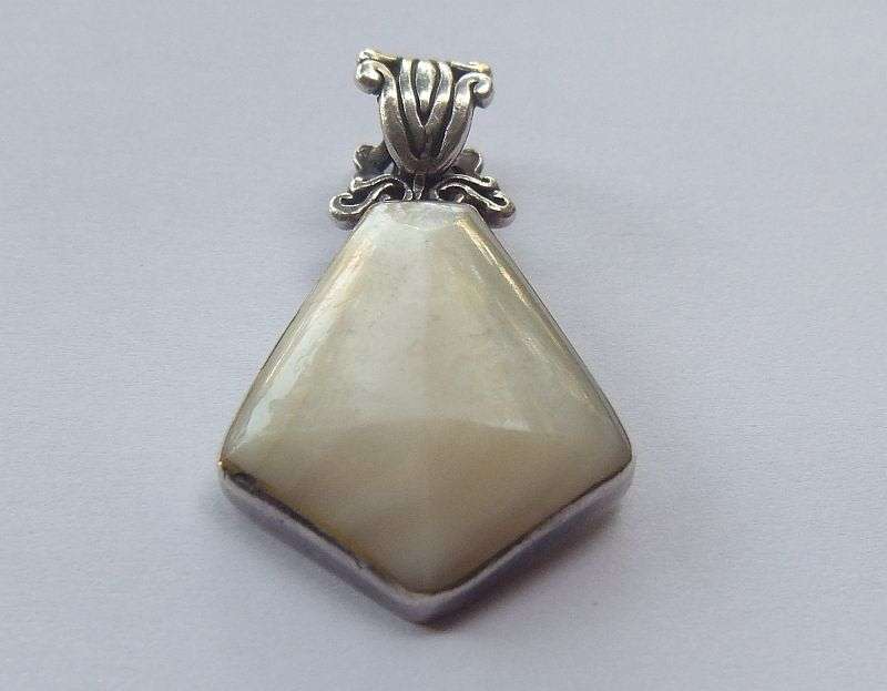 WOW !! A BIG SOLID STERLING SILVER PENDANT SET WITH A LARGE UNKNOWN "MISTY" STONE !! MUST HAVE !!