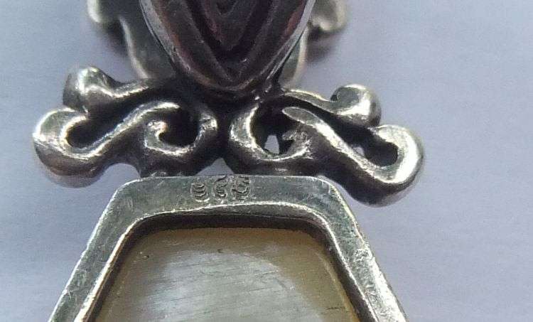 WOW !! A BIG SOLID STERLING SILVER PENDANT SET WITH A LARGE UNKNOWN "MISTY" STONE !! MUST HAVE !!