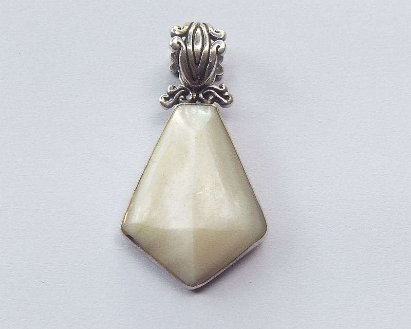 WOW !! A BIG SOLID STERLING SILVER PENDANT SET WITH A LARGE UNKNOWN "MISTY" STONE !! MUST HAVE !!