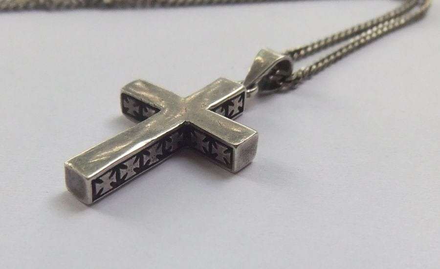 SO COOL !! A STERLING SILVER "CROSS WITH MANY CROSSES" PENDANT & STERLING SILVER NECKLACE !! WOW !!