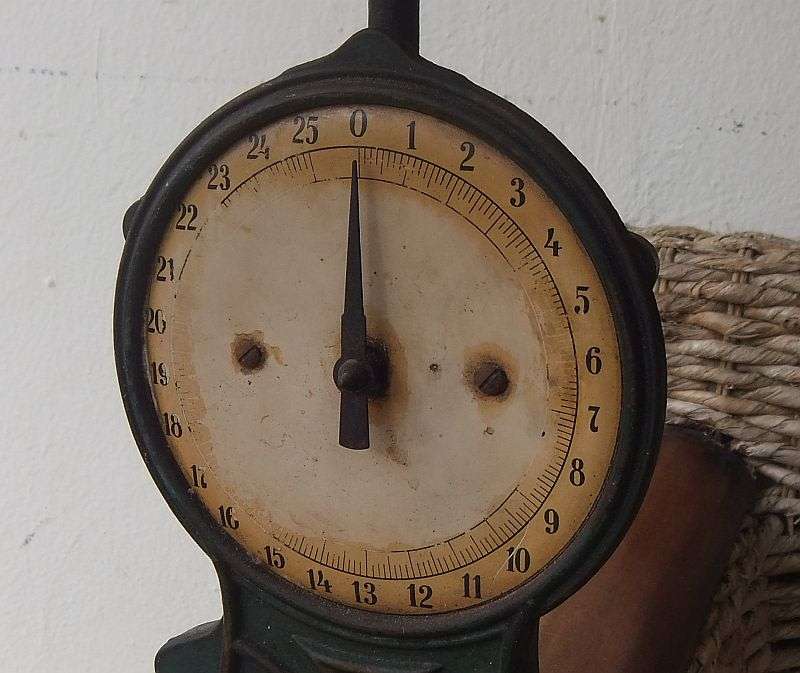 OH WOW !! A STUNNING ANTIQUE CAST IRON KITCHEN SCALE !! PICTURE PERFECT !! FARM STYLE ...