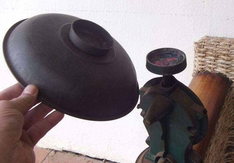 OH WOW !! A STUNNING ANTIQUE CAST IRON KITCHEN SCALE !! PICTURE PERFECT !! FARM STYLE ...