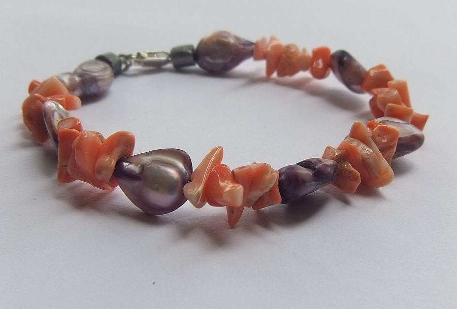 A FABULOUS GENUINE FRESHWATER PEARL AND REAL CORAL BRACELET WITH STERLING SILVER CLASP !! AWESOME !!