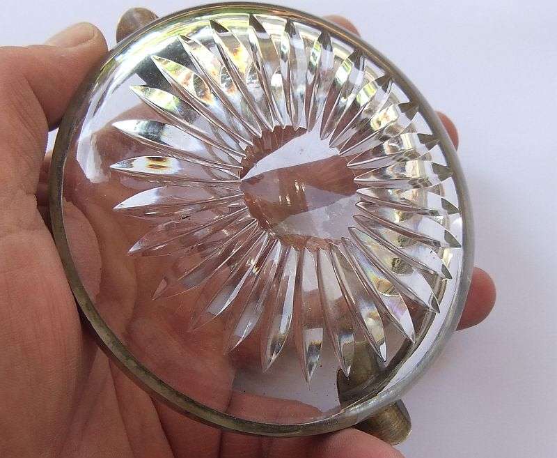 TOP CLASS !! A VINTAGE CUT GLASS ASHTRAY WITH "GERMAN SILVER" RIM & RESTS .... FOR THE LAANIE SMOKER