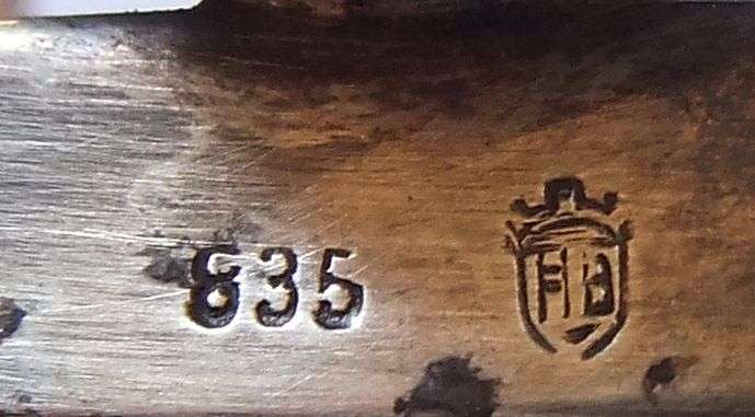 TOP CLASS !! A VINTAGE CUT GLASS ASHTRAY WITH "GERMAN SILVER" RIM & RESTS .... FOR THE LAANIE SMOKER