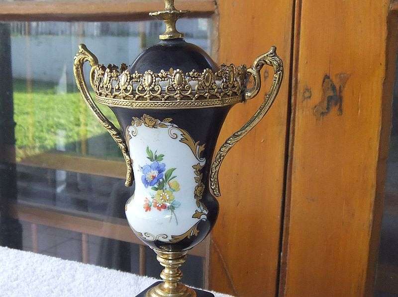 SO FRENCH !! AN ABSOLUTELY BEAUTIFUL OLD PORCELAIN AND METAL URN WITH FLORAL DETAIL !! TO DIE FOR !!